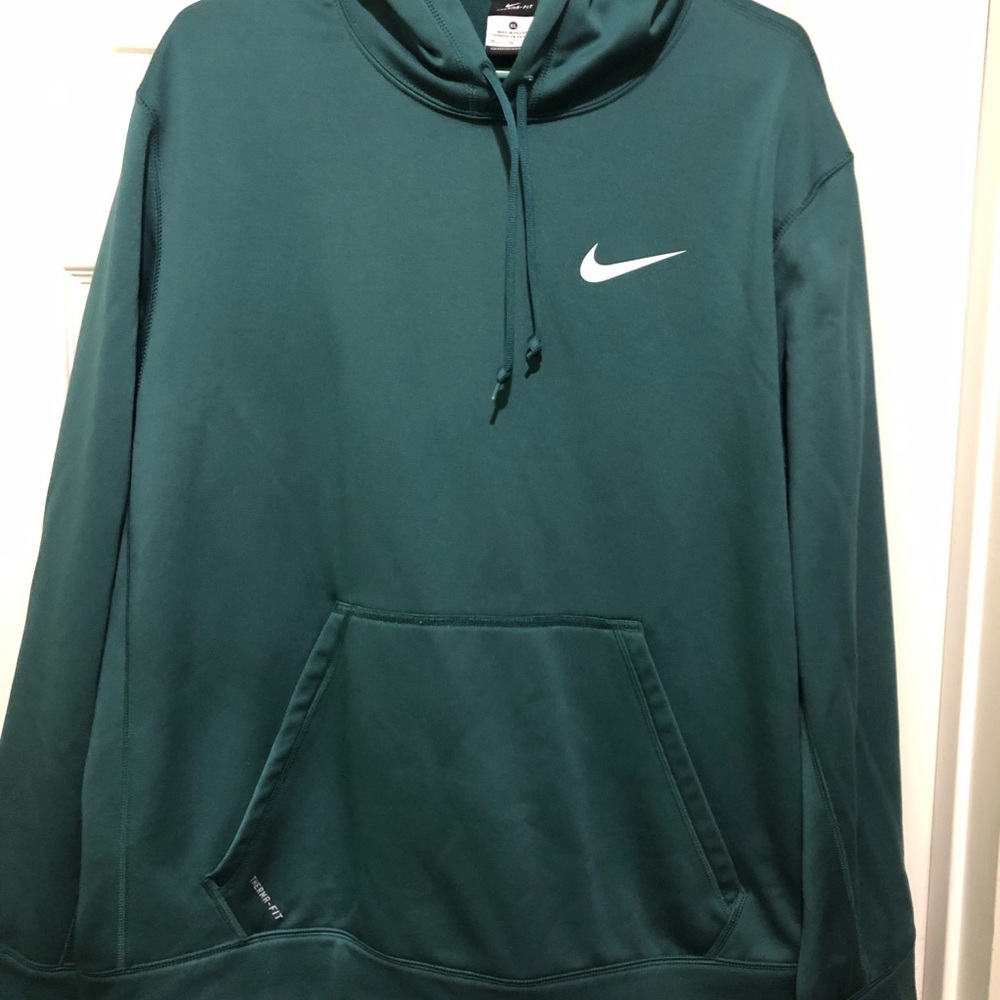Men’s Nike hoodie / pullover